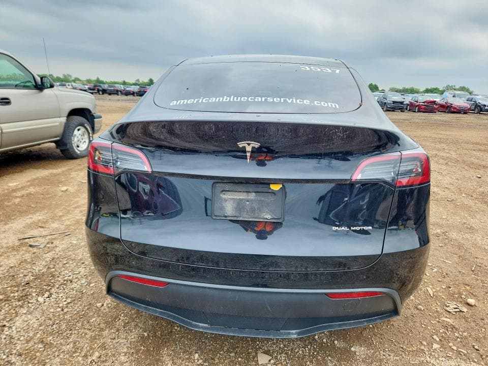 2024 TESLA MODEL Y 6