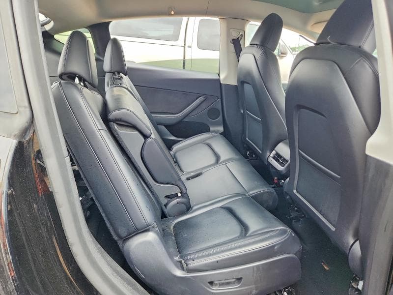 2024 TESLA MODEL Y 10