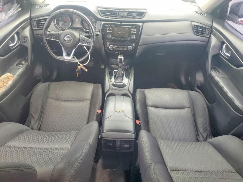 2017 NISSAN ROGUE SV 8