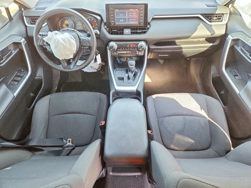 2019 TOYOTA RAV4 LE 8