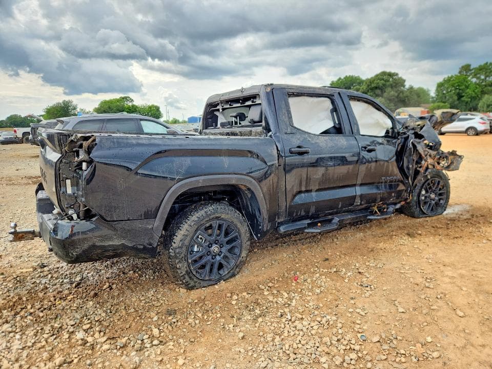 2026 TOYOTA TUNDRA LIMITED 3