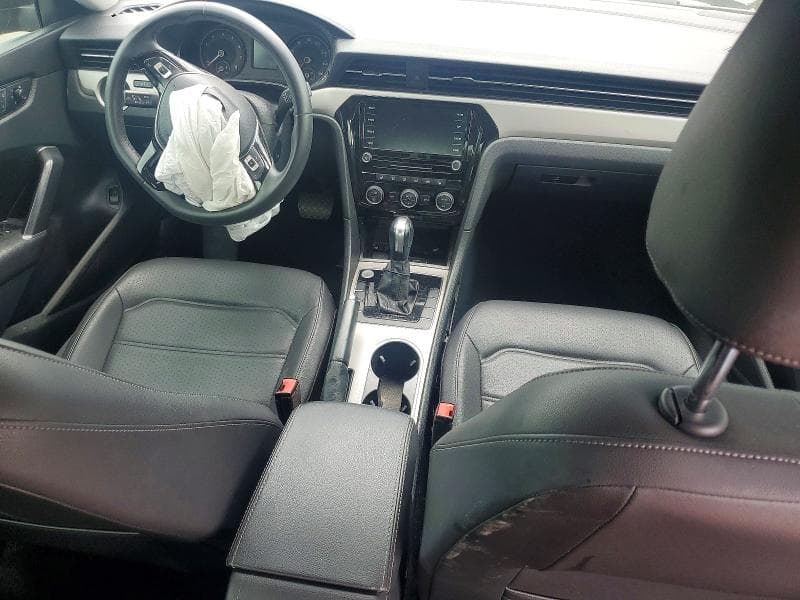 2021 VOLKSWAGEN PASSAT SE 8