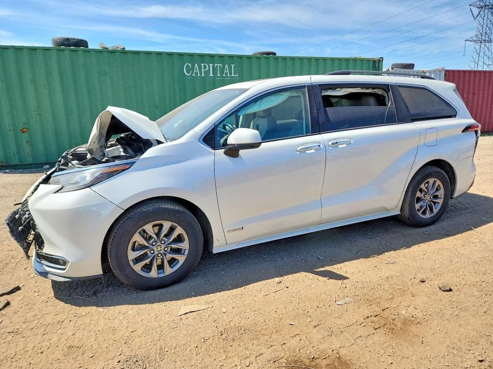 2021 TOYOTA SIENNA XLE XLE - 1