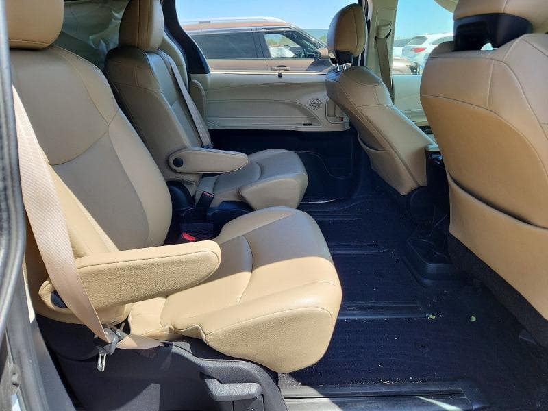 2021 TOYOTA SIENNA XLE XLE 11