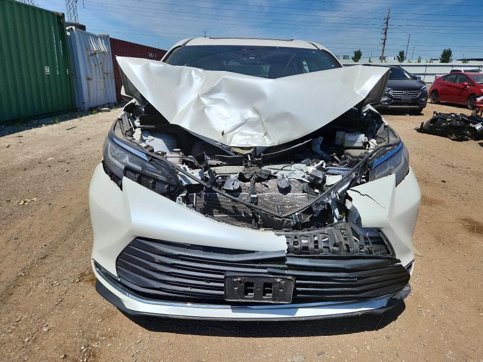 2021 TOYOTA SIENNA XLE XLE 5