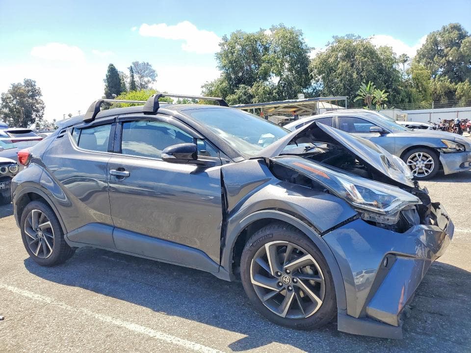 2021 TOYOTA C-HR LIMITED 4