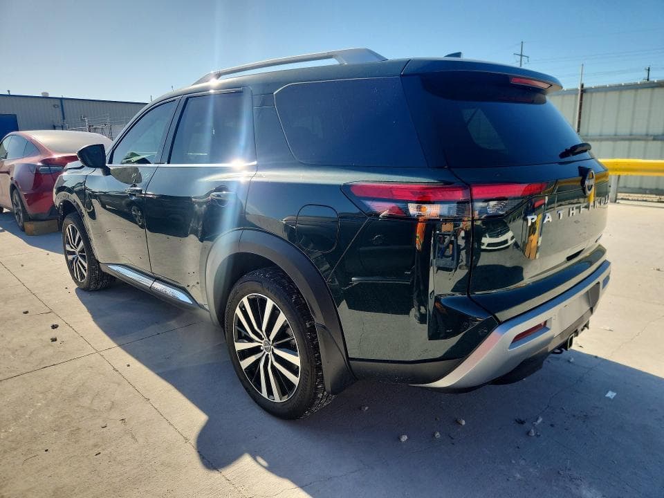 2025 NISSAN PATHFINDER PLATINUM 2