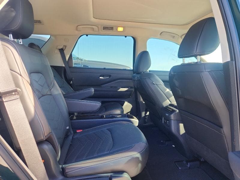 2025 NISSAN PATHFINDER PLATINUM 11