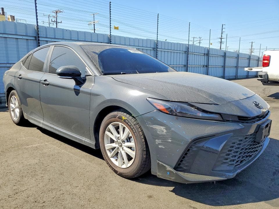 2025 TOYOTA CAMRY SE 4