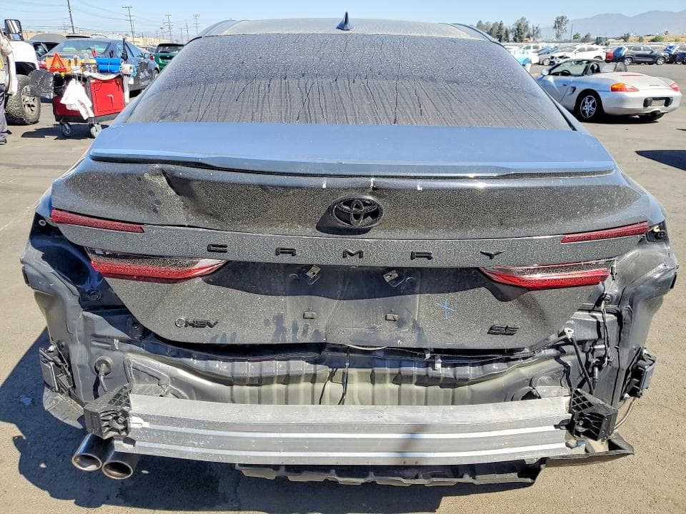 2025 TOYOTA CAMRY SE 6