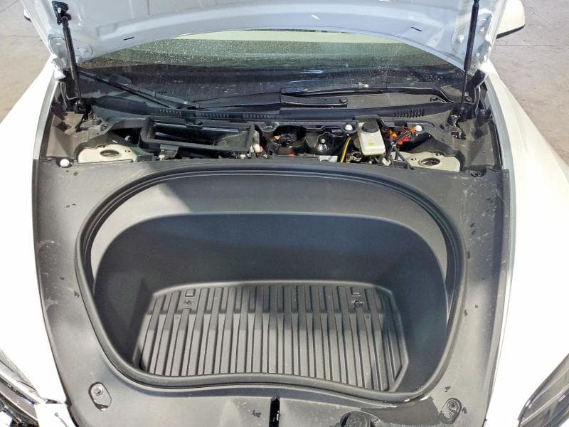2026 TESLA MODEL 3 12