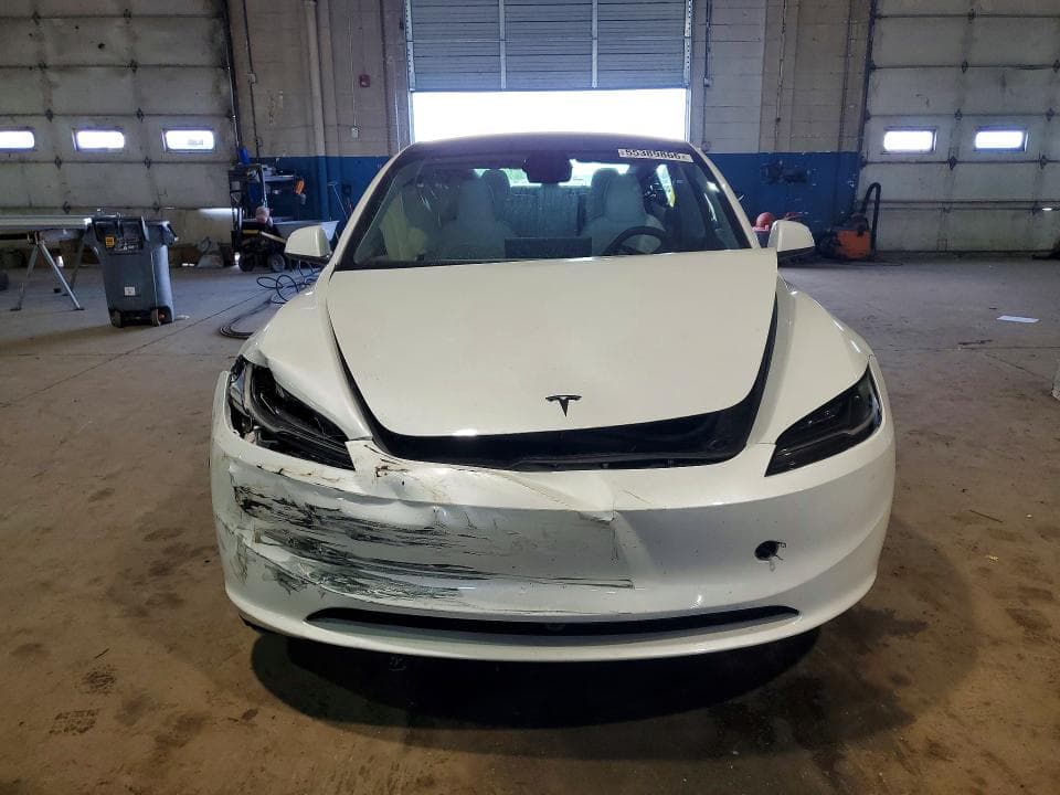 2026 TESLA MODEL 3 5