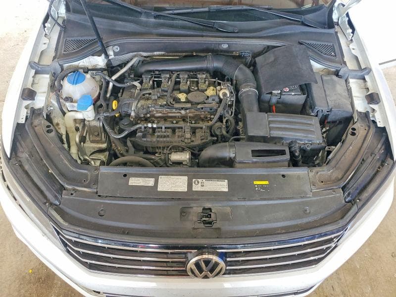 2017 VOLKSWAGEN PASSAT SE 11