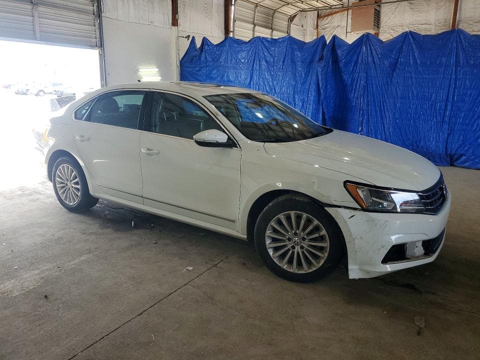 2017 VOLKSWAGEN PASSAT SE 4