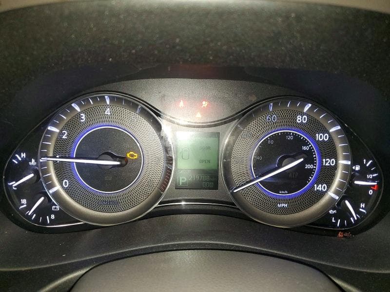 2017 INFINITI QX80 10