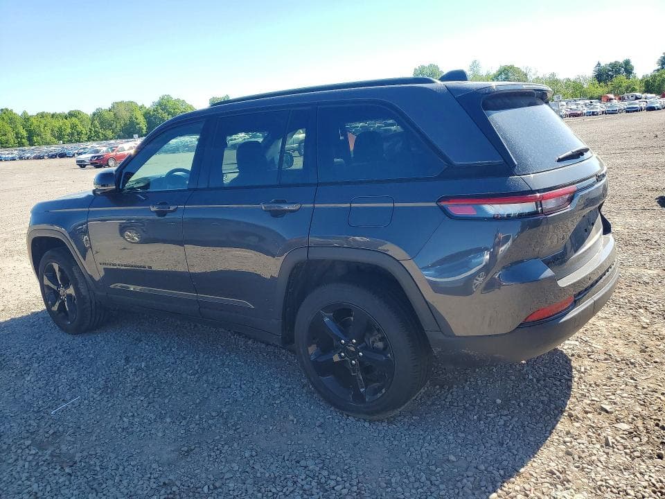 2024 JEEP GRAND CHEROKEE LAREDO 2
