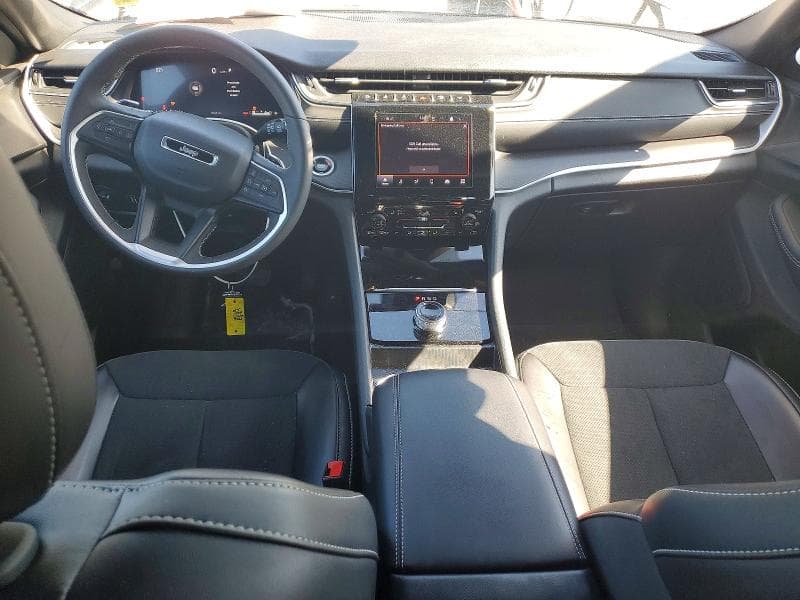 2024 JEEP GRAND CHEROKEE LAREDO 8