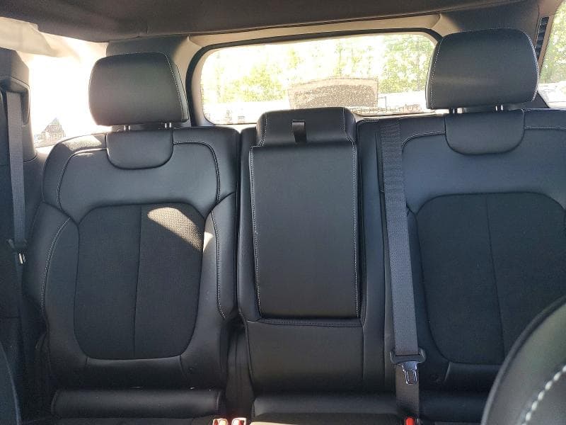 2024 JEEP GRAND CHEROKEE LAREDO 10