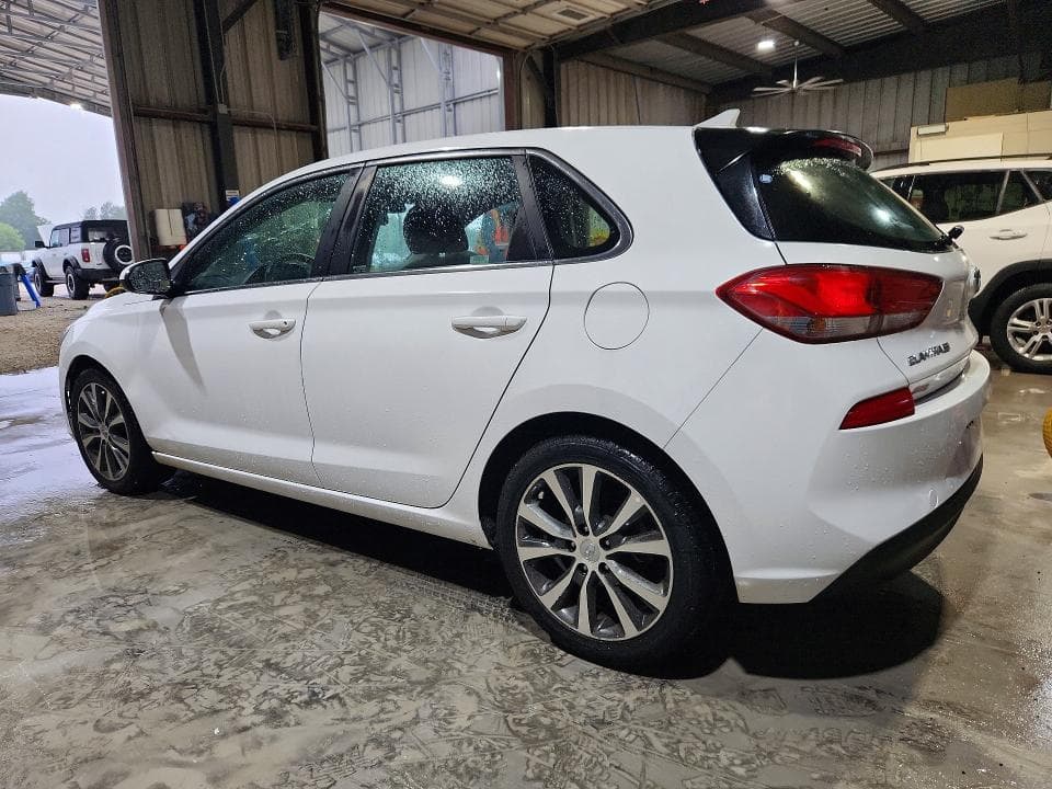 2018 HYUNDAI ELANTRA 2