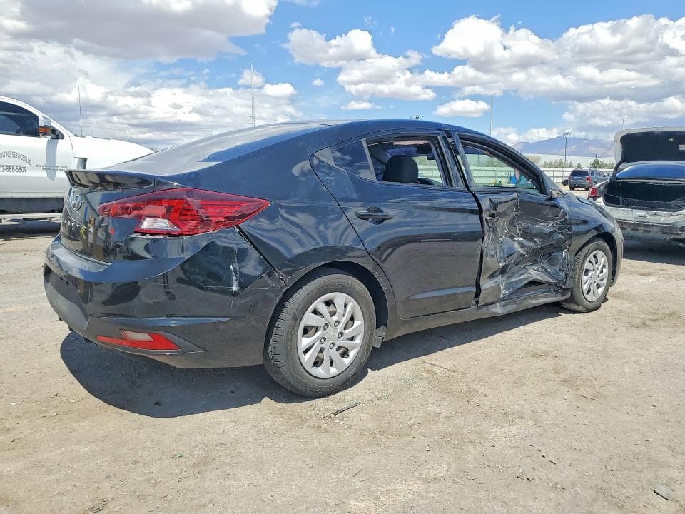 2020 HYUNDAI ELANTRA SE 3