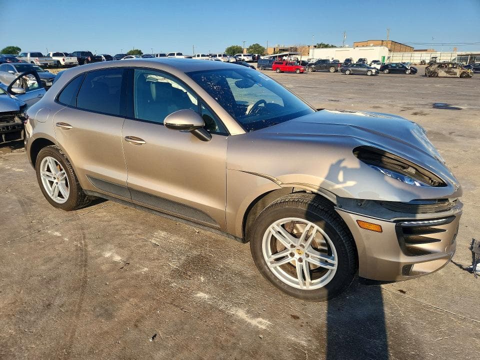 2018 PORSCHE MACAN 4