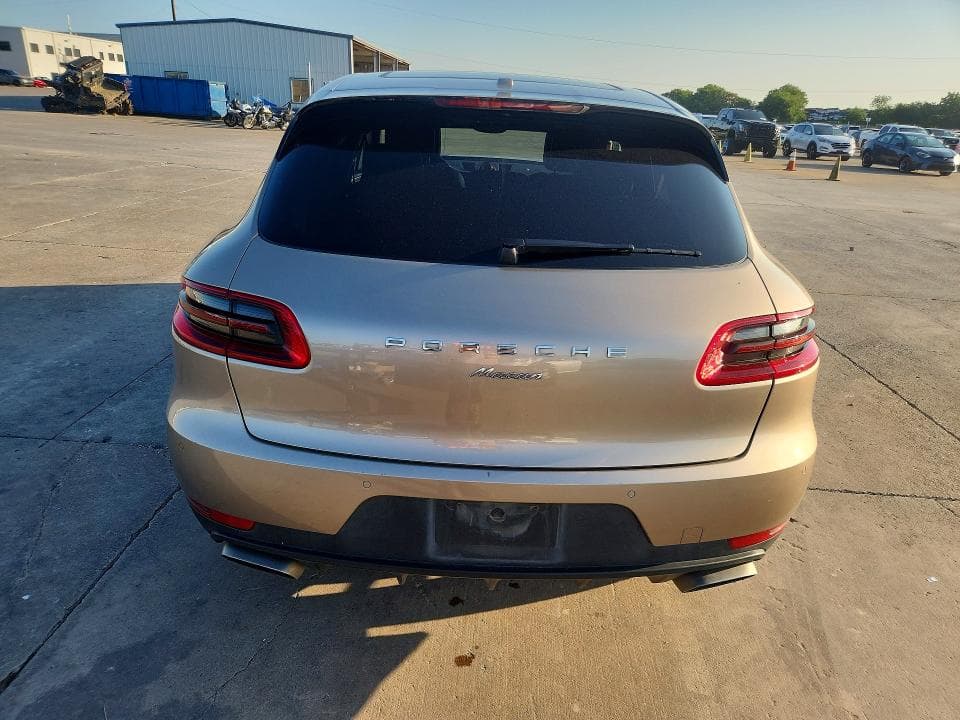 2018 PORSCHE MACAN 6
