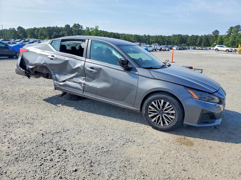 2025 NISSAN ALTIMA SV 4