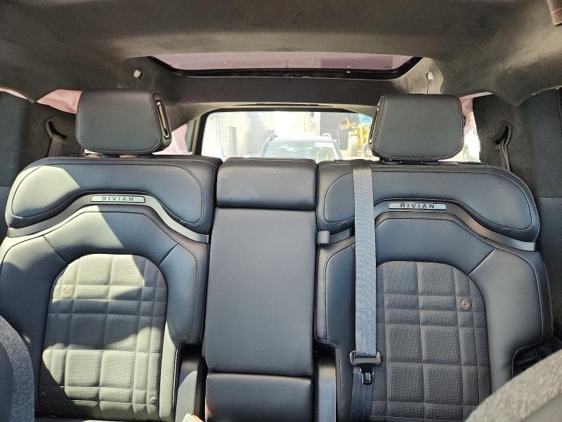 2025 RIVIAN R1S PREMIUM 10