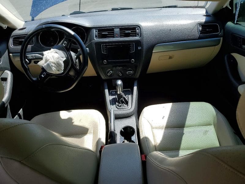 2017 VOLKSWAGEN JETTA SE SE 8