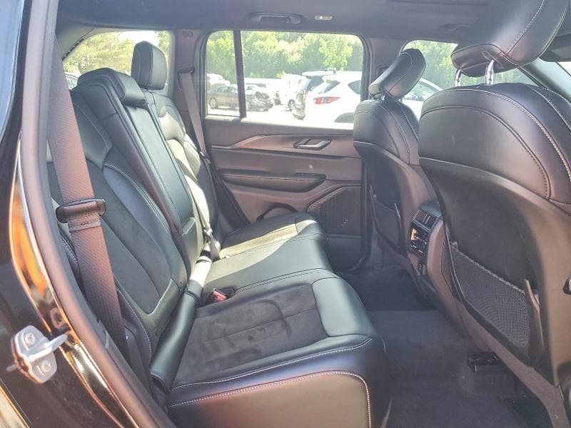 2025 JEEP GRAND CHEROKEE LAREDO 11