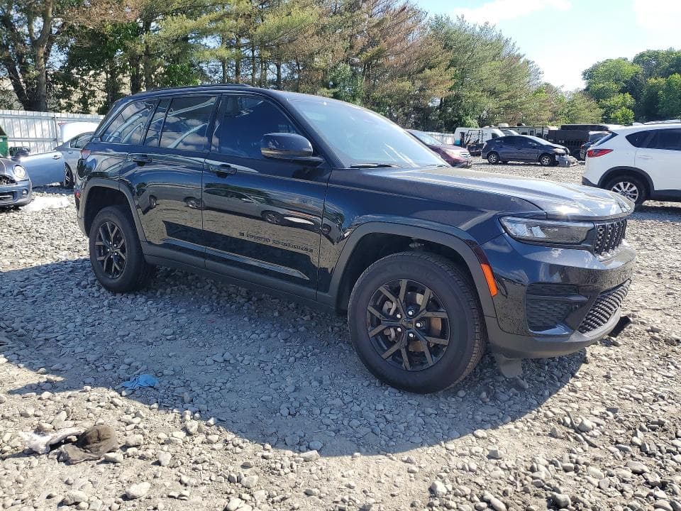 2025 JEEP GRAND CHEROKEE LAREDO 4