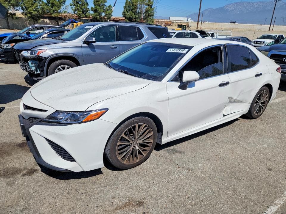 2018 TOYOTA CAMRY SE - 1