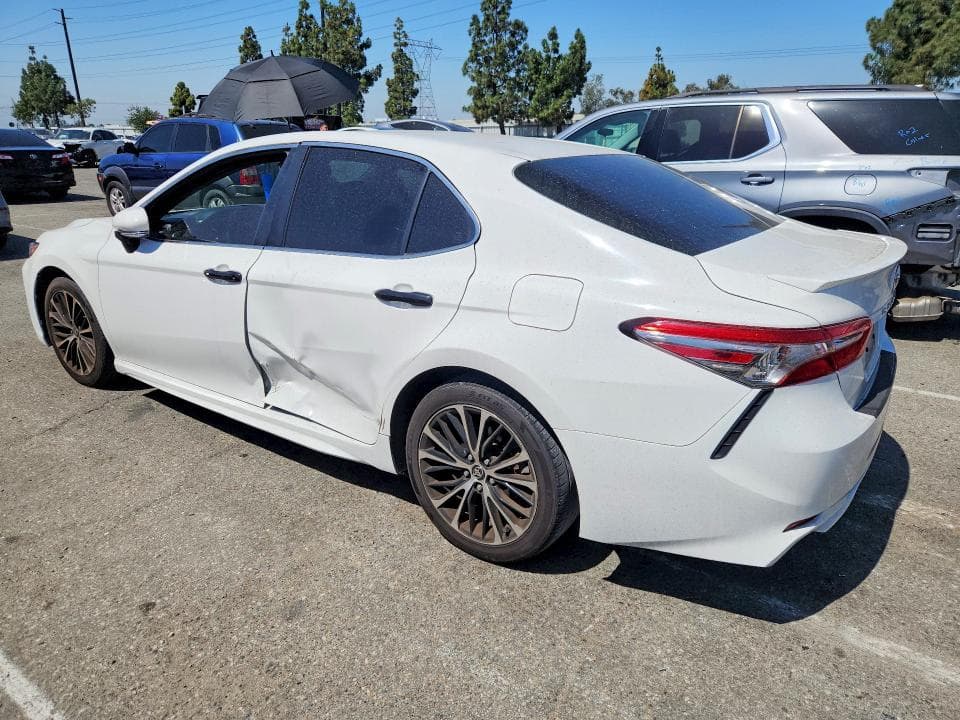 2018 TOYOTA CAMRY SE 2