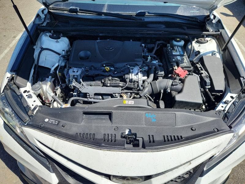 2018 TOYOTA CAMRY SE 11