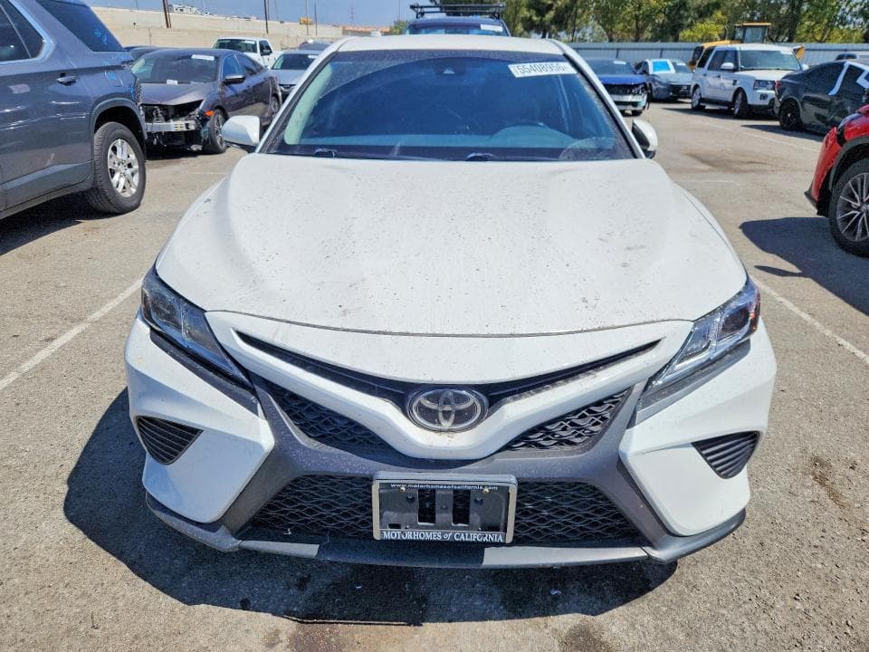 2018 TOYOTA CAMRY SE 5