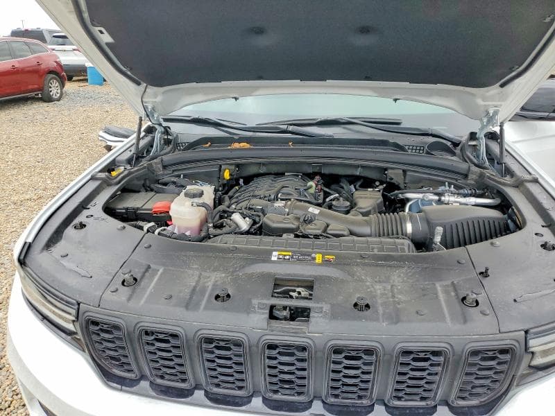 2025 JEEP GRAND CHEROKEE LAREDO 12