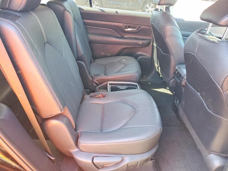 2024 TOYOTA GRAND HIGHLANDER PLATINUM 11