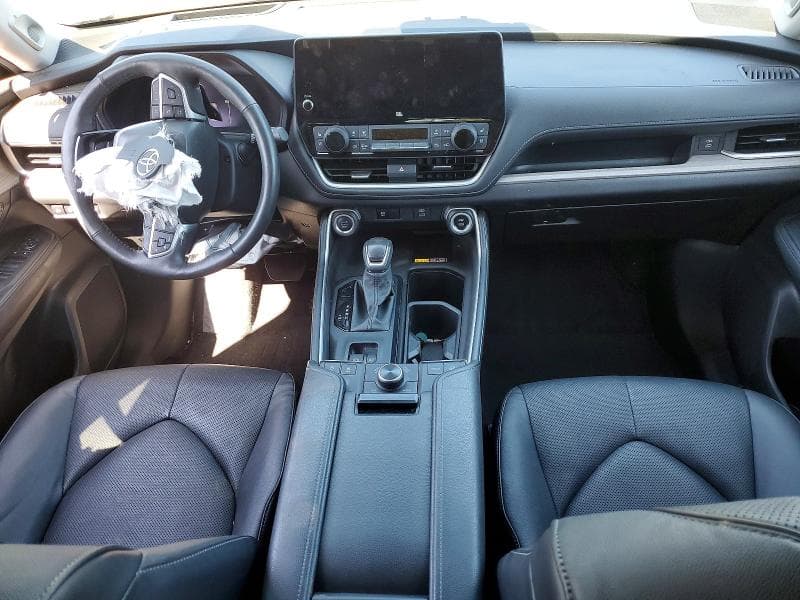 2024 TOYOTA GRAND HIGHLANDER PLATINUM 8