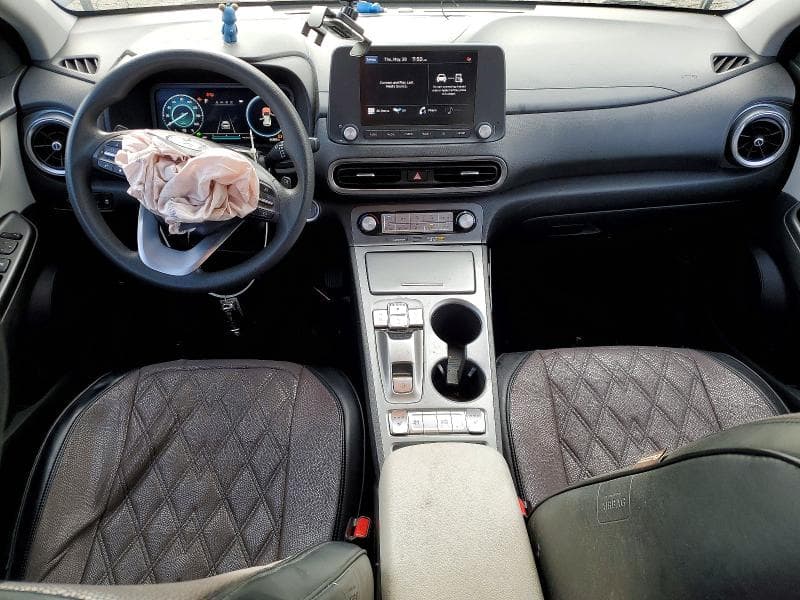 2023 HYUNDAI KONA SE 8