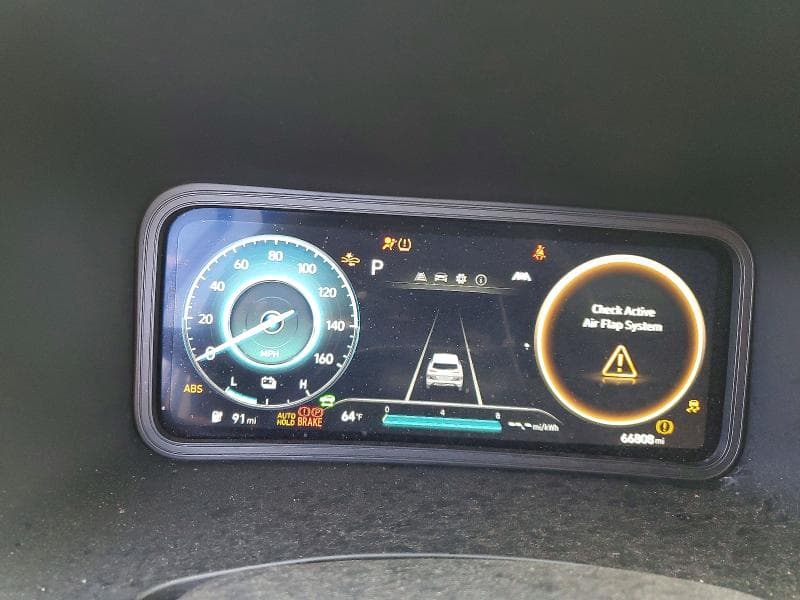 2023 HYUNDAI KONA SE 9