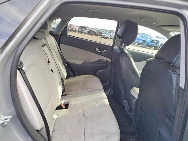2023 HYUNDAI KONA SE 10