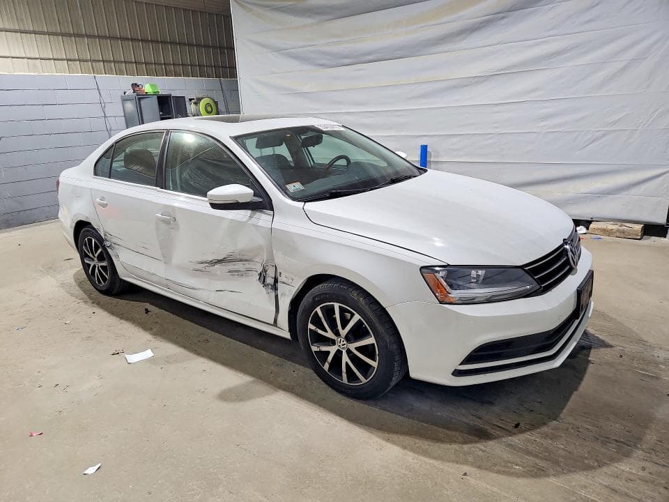 2017 VOLKSWAGEN JETTA SE 4