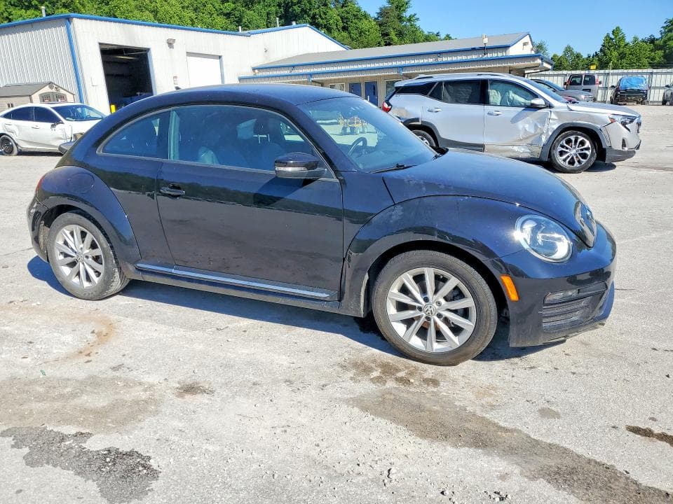 2018 VOLKSWAGEN BEETLE S 4