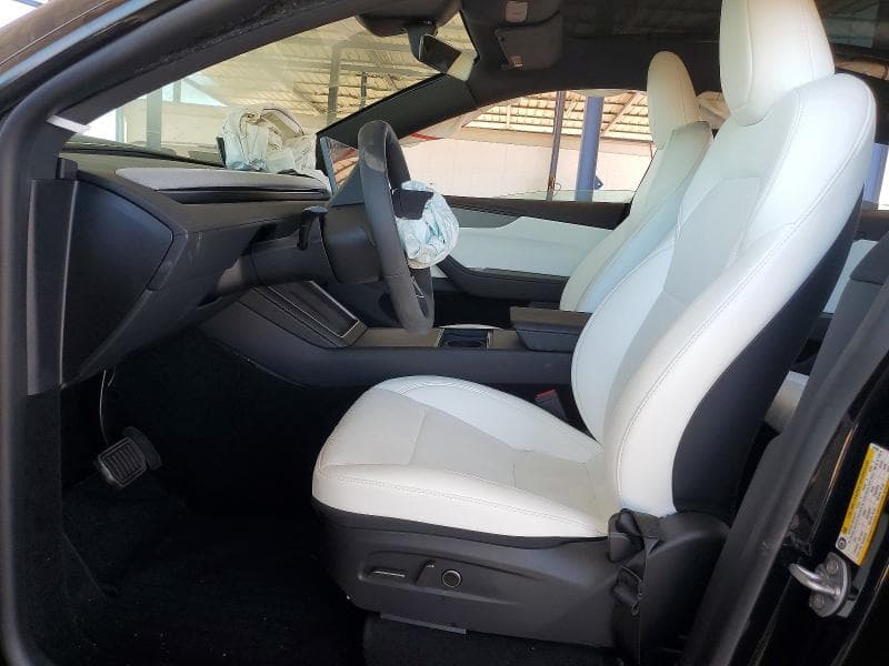 2026 TESLA MODEL Y 7