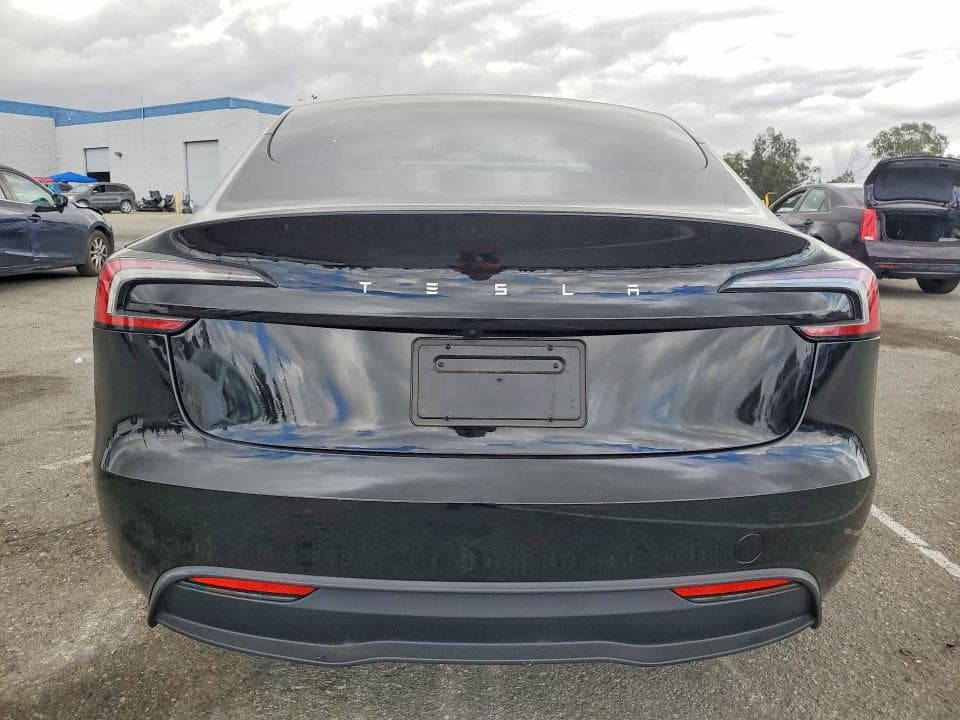 2025 TESLA MODEL 3 6