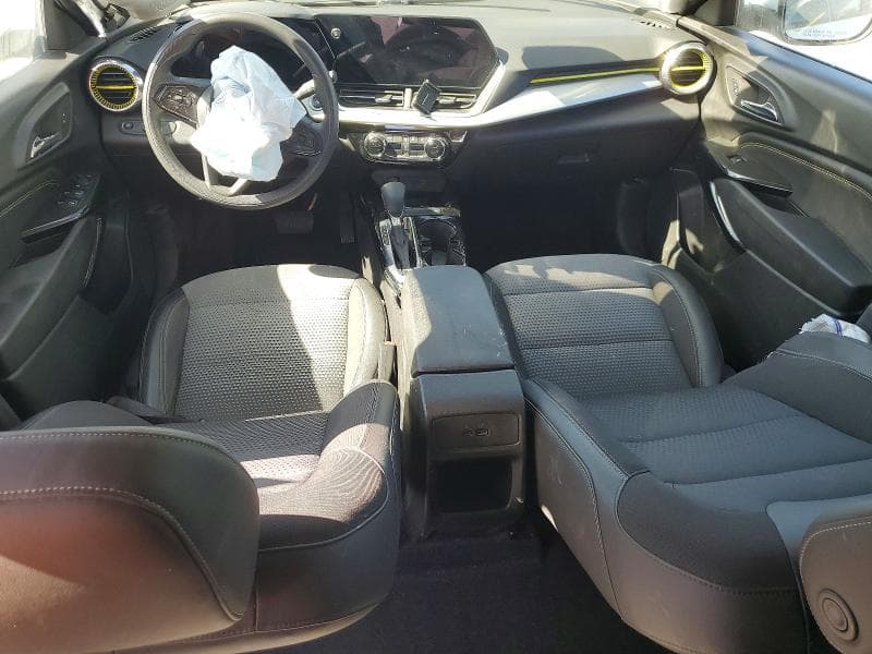 2025 CHEVROLET TRAX 1LT 8