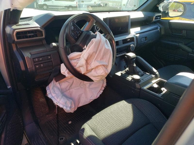 2025 TOYOTA 4RUNNER SR5 8