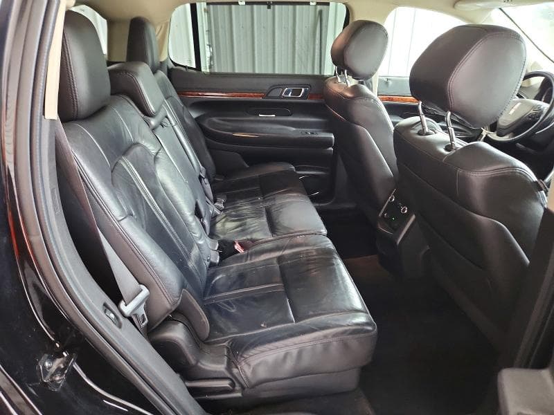 2019 LINCOLN MKT 12