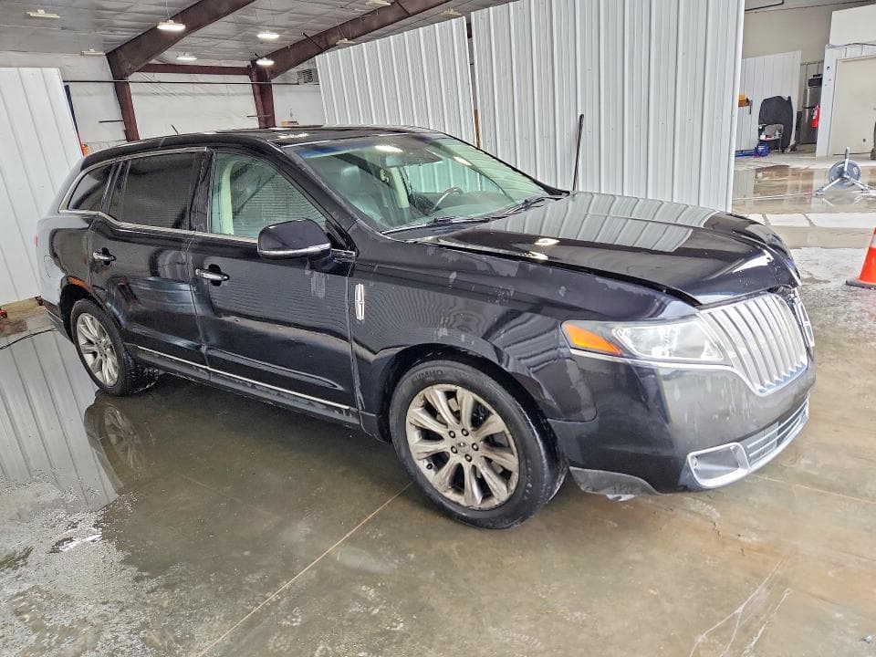 2019 LINCOLN MKT 5