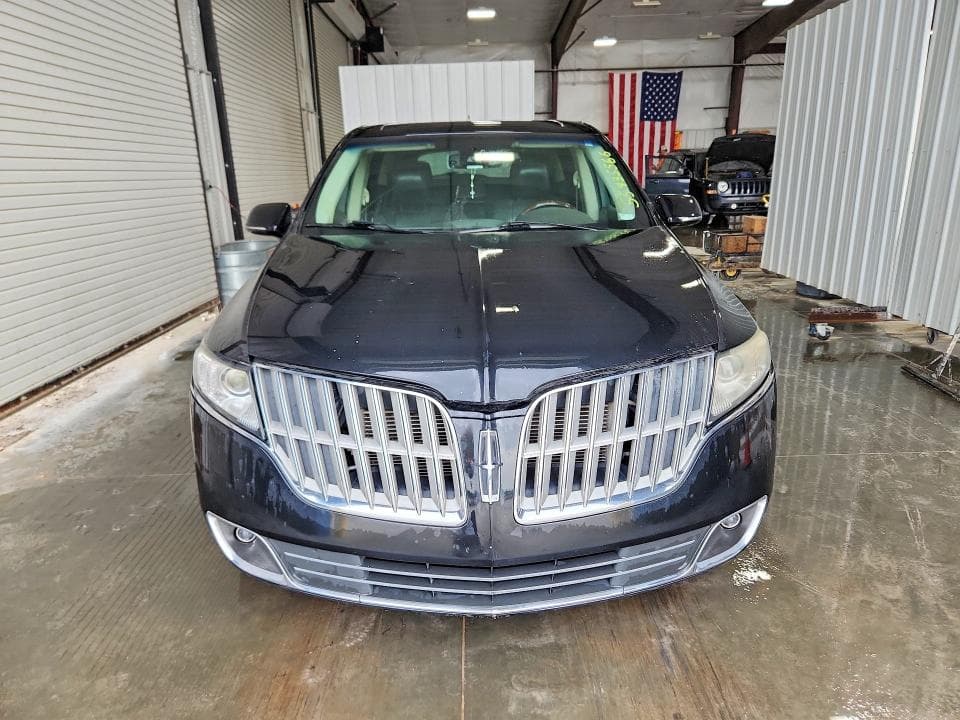2019 LINCOLN MKT 6